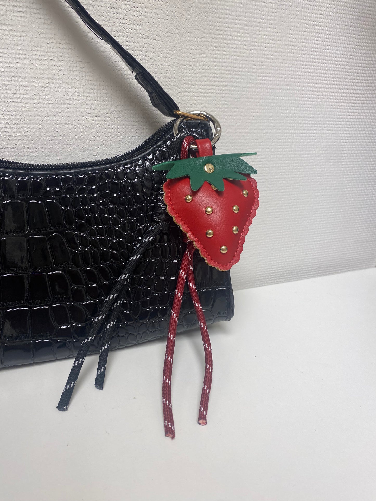 bag charm aardbei