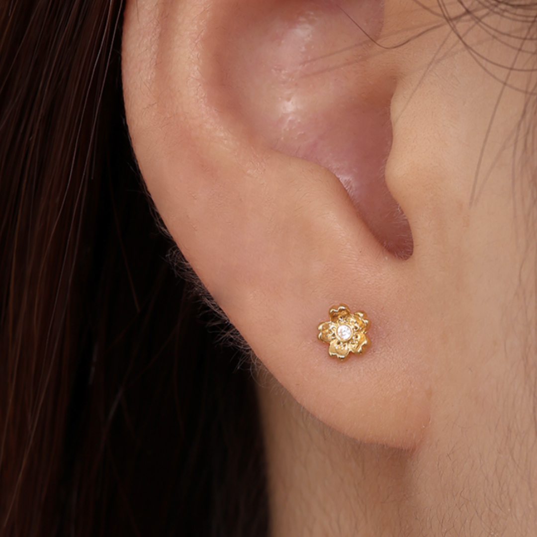piercing stud bloemetje