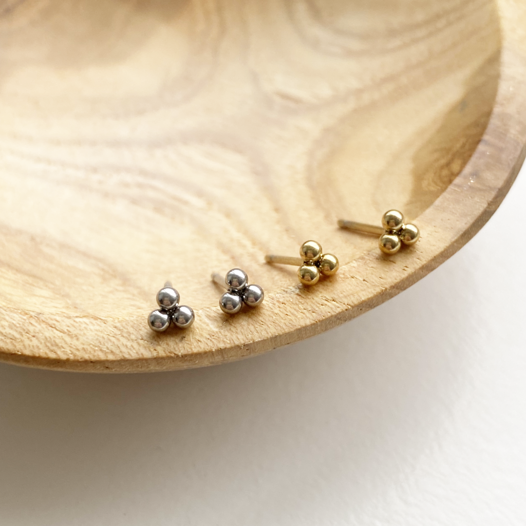 three dots stud oorbellen