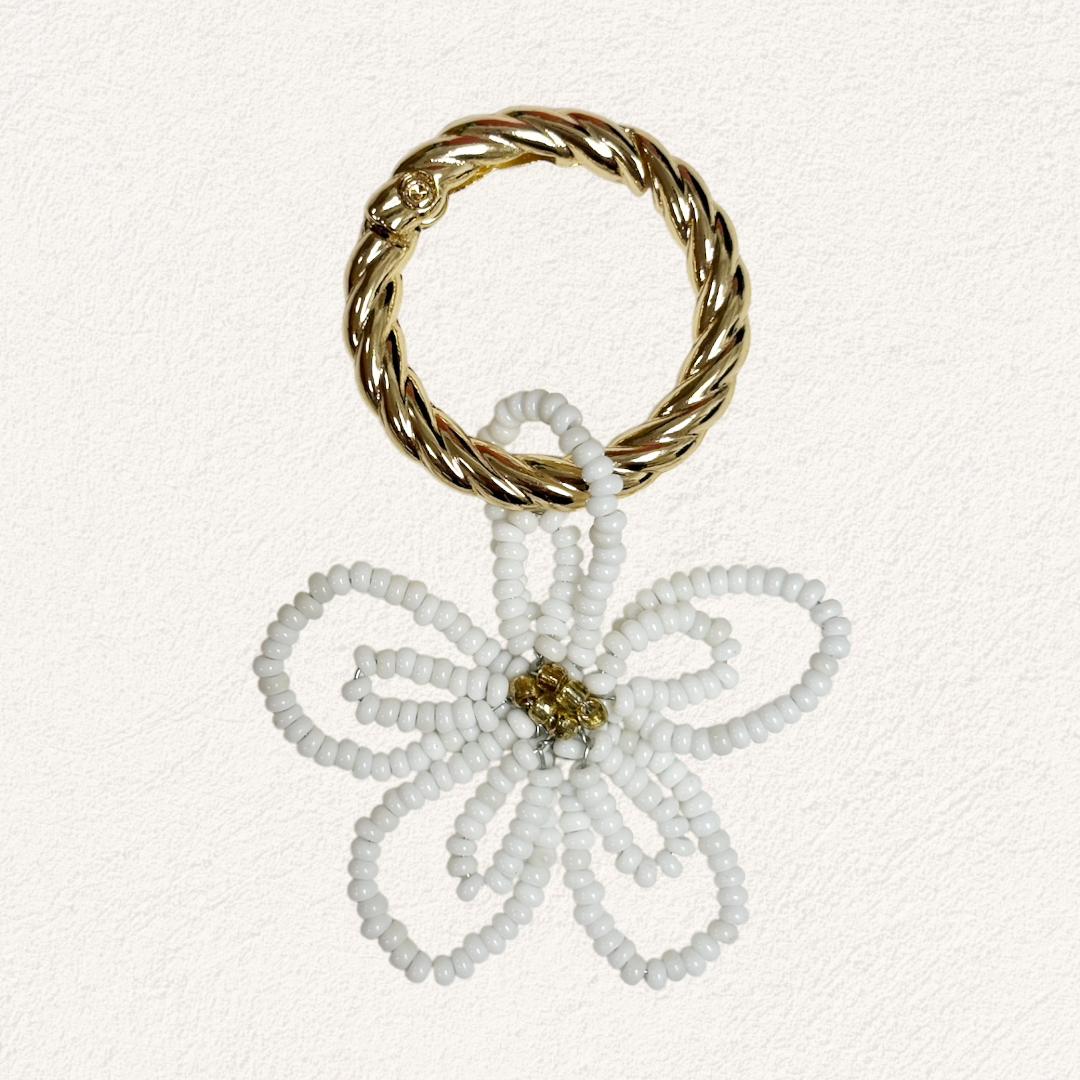 bag charm kraaltjes bloem wit
